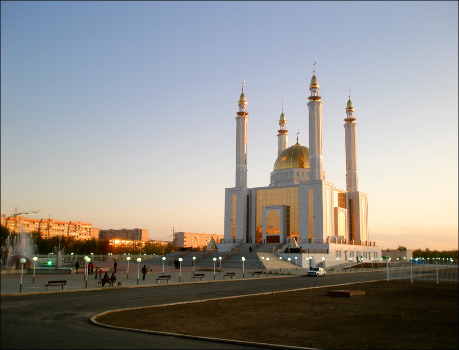 aktobe-kazakhstan-city-mosque.jpg