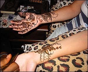 _40169410_bahrainhenna245.jpg