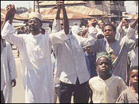 _39629683_kenyams203b.jpg