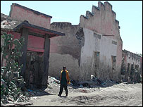 _40593867_ruin203.jpg
