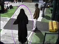_42886347_omar_burka_pa203.jpg