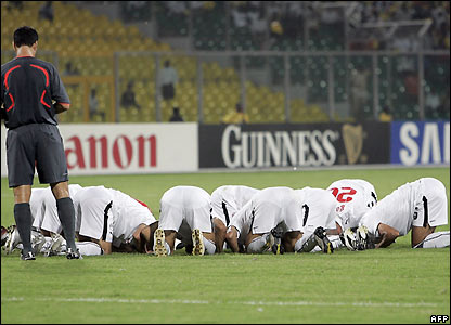 _44412592_sujud_afp416.jpg