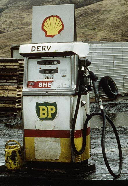 0_my_photographs_scotland_petrol_pumps_-