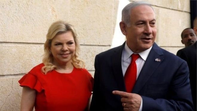 104586730_netanyahuandwife.jpg
