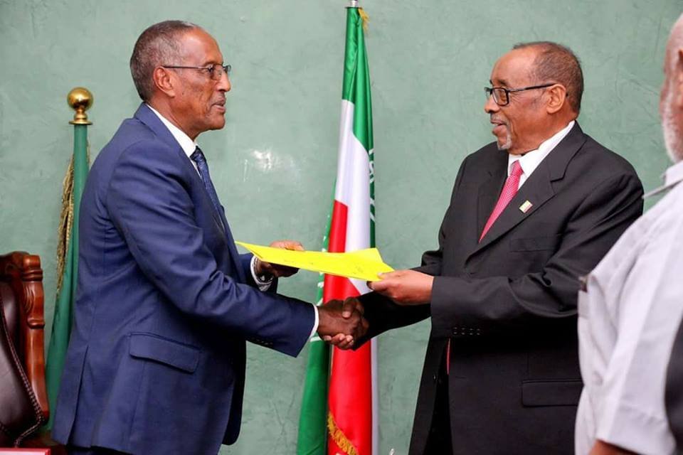 Madaxweynaha-cusub-oo-xilkii-la-wareegay