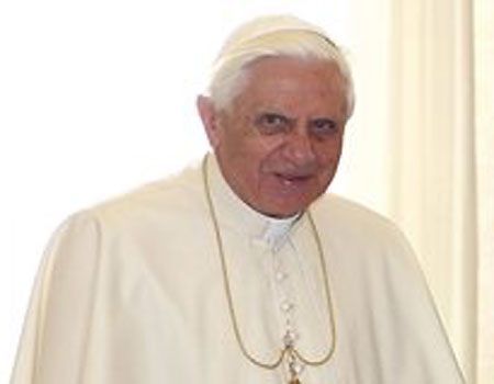 0_61_101206_pope.jpg