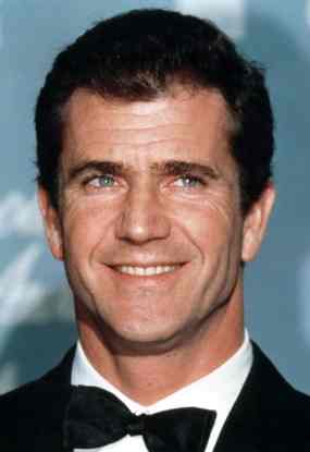 mel_gibson_dinner_suit.jpg