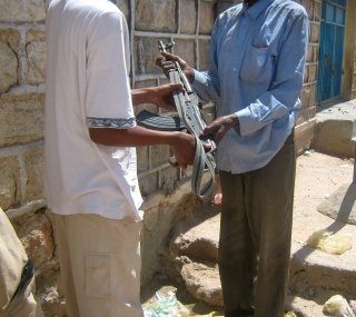 Buying_a_Gun_in_Somaliland.jpg