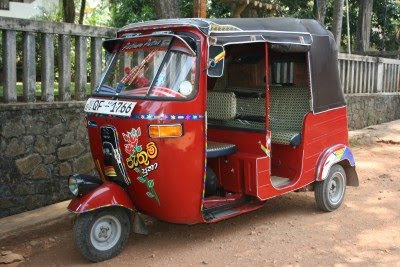 tuktuk-srilanka.jpg