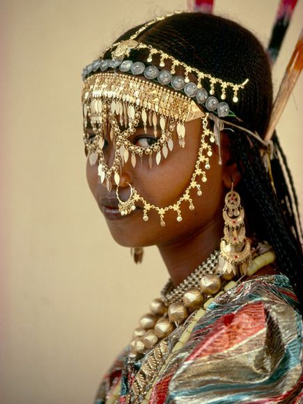 gold-veil-afar-sultan-daughter_11327_600