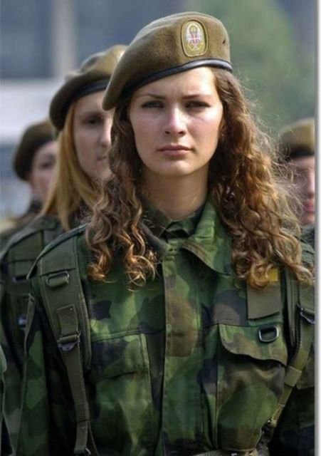 women_in_military_640_40.jpg