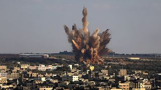 Israelin ilmaisku Al-Zaitunin kaupunginosaas Gazan itäosissa 9. elokuuta.