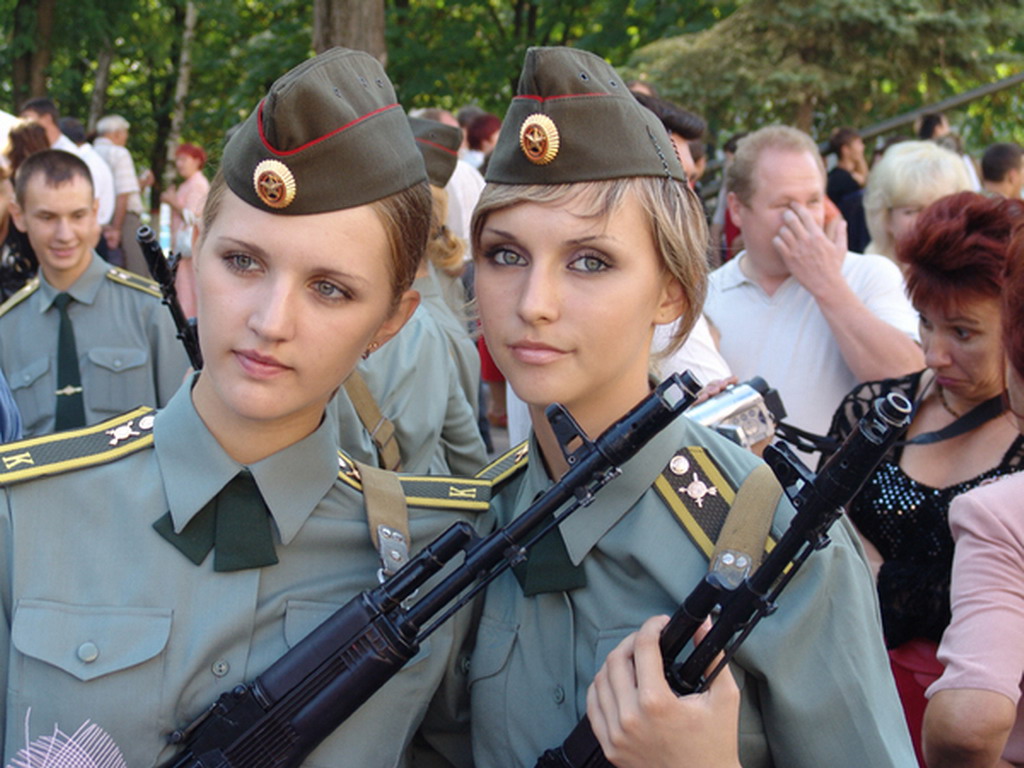 Russian_Female_Soldiers.jpg
