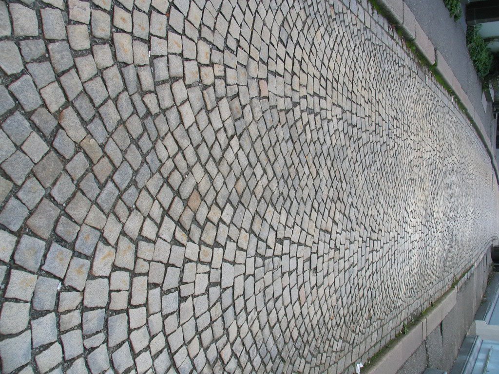 typical_cobblestone_street.jpg