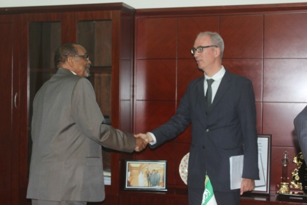 Silanyo-with-French-Envoy-618x412.jpg