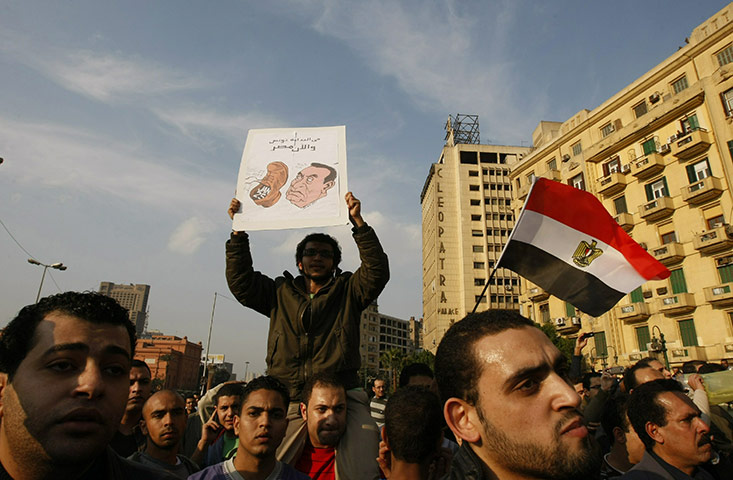 Egyptian-demonstrators-ho-010.jpg