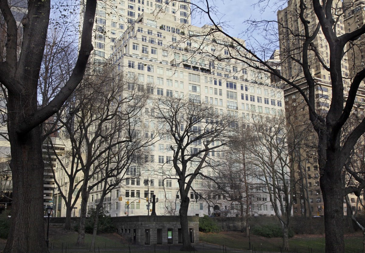 The real-estate world has a presence in the building as well. Both Zeckendorf brothers, who developed the building, bought apartments there. They each paid $11.5 million, discounts of $3.5 million over the initial listing prices. Will later sold his for $40 million.