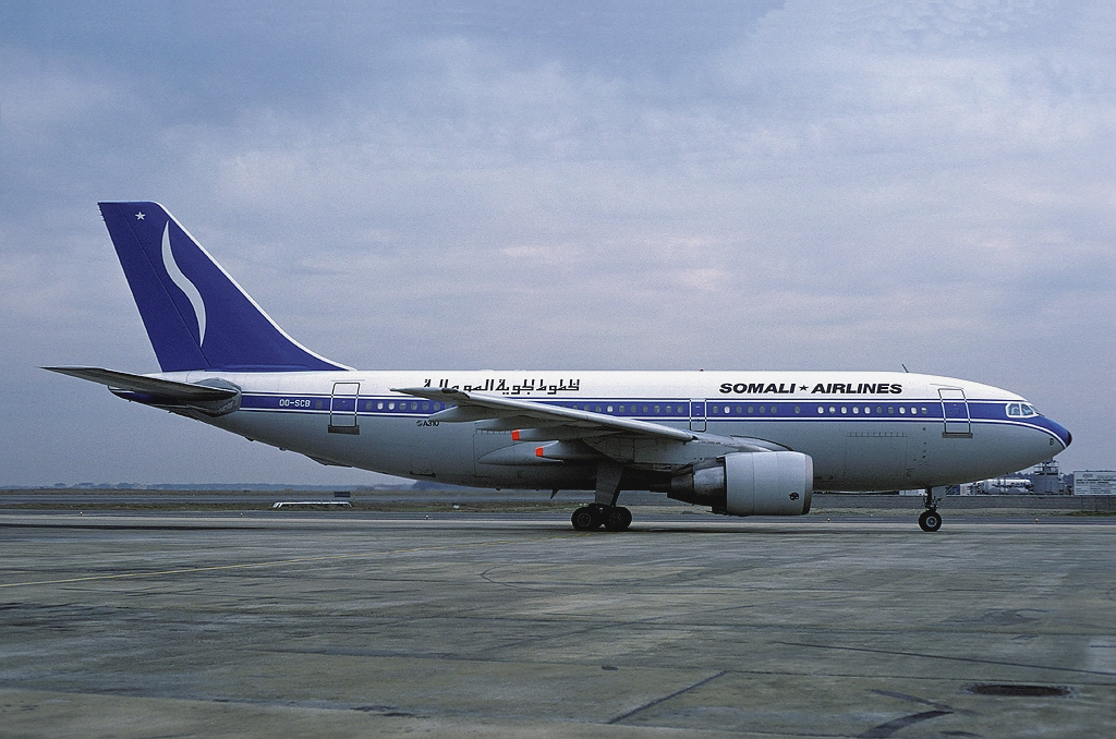 Somali_Airlines_A310-200_OO-SCB_FCO_1989
