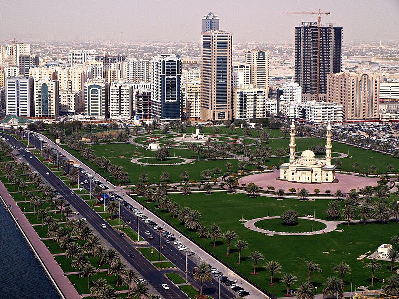 800px-Abu_Dhabi_Corniche_Skyline.jpg