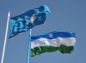 2d.-Somalia-and-Puntland-flags-300x219.j
