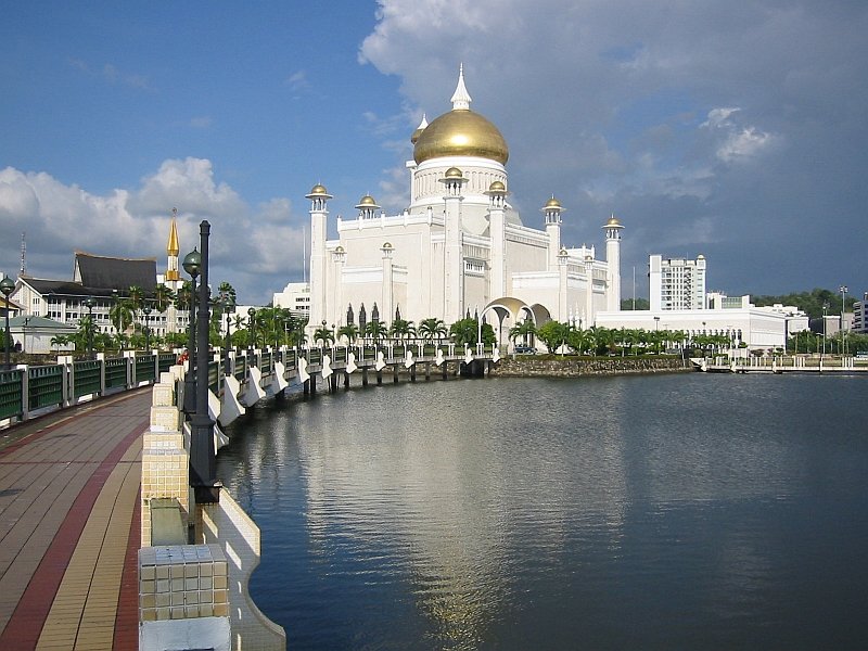 mosque-on-brunei-waterfront.jpg