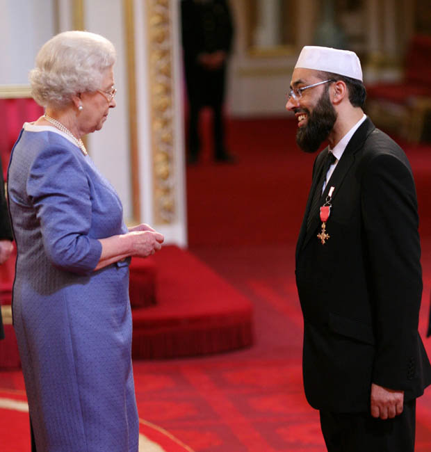 Muslim Hands with Queen