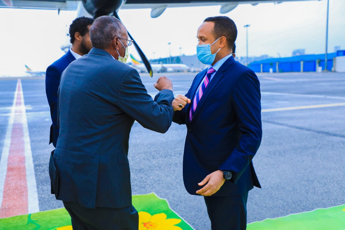 271728409_985109375417676_19813544239562