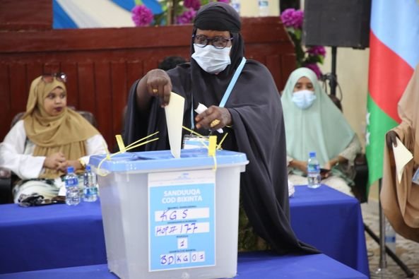 272306340_161299249566015_16129136753135