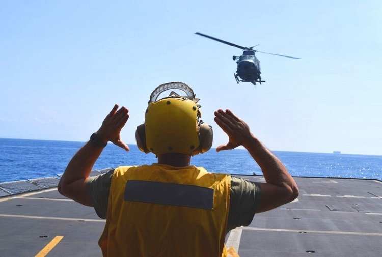 eu-navfor-helicopter-10.jpg