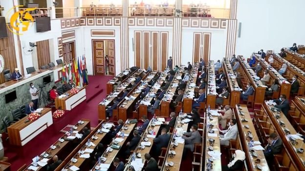 Golaha ayaa maanta ku dhawaaqay guddoomiyaha cusub