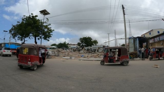 Dhaqdhaqaada dadweynaha ee meeshii uu dagaalka ka dhacay ayaa caadi ku soo noqotay