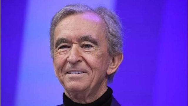 Bernard Arnault ayaa booska ka riixday Elon Musk
