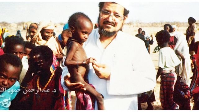 Dr. Cabdiraxmaan wuxuu tobaneeye jeer yimid Soomaaliya, wuxuuna gacan weyn ka gaystay gurmadkii abaaraha.