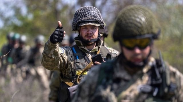 Ukrainian infantrymen in training