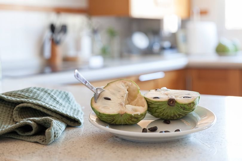 0_A-cherimoya-halved.jpg