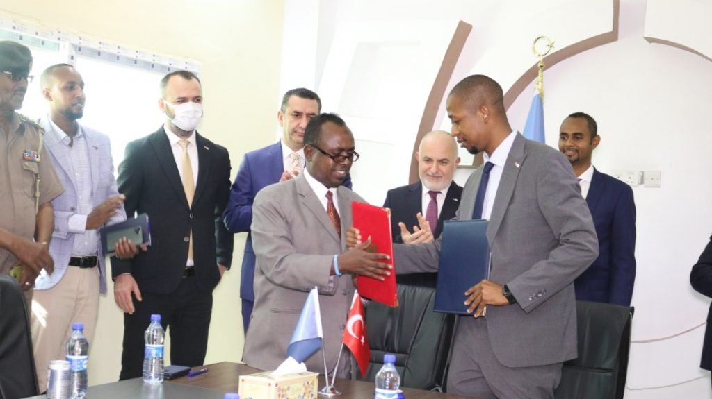 28ef4ce9-9273-4ac5-b20d-7db7810ab777-102