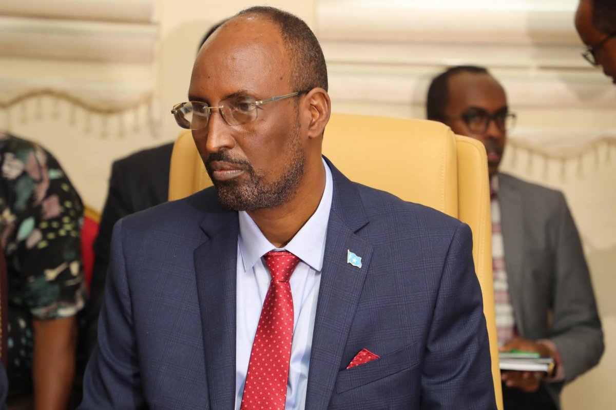 Xundubey oo ka horyimid xil ka-qaadistii lagu sameeyey