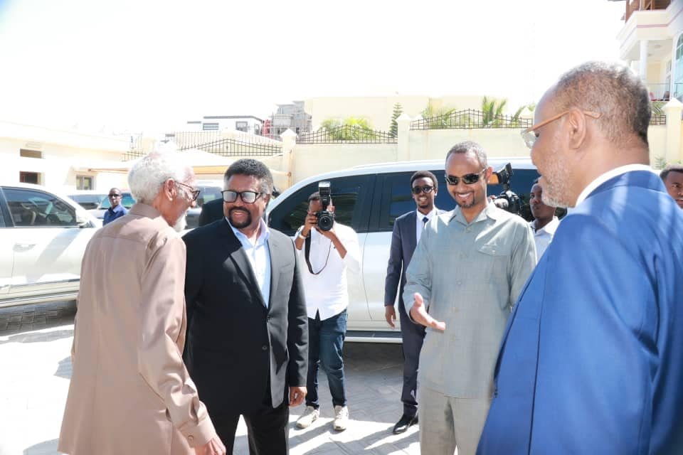 mursal-iyo-jawaari.jpg-iyo-laftagareen.j