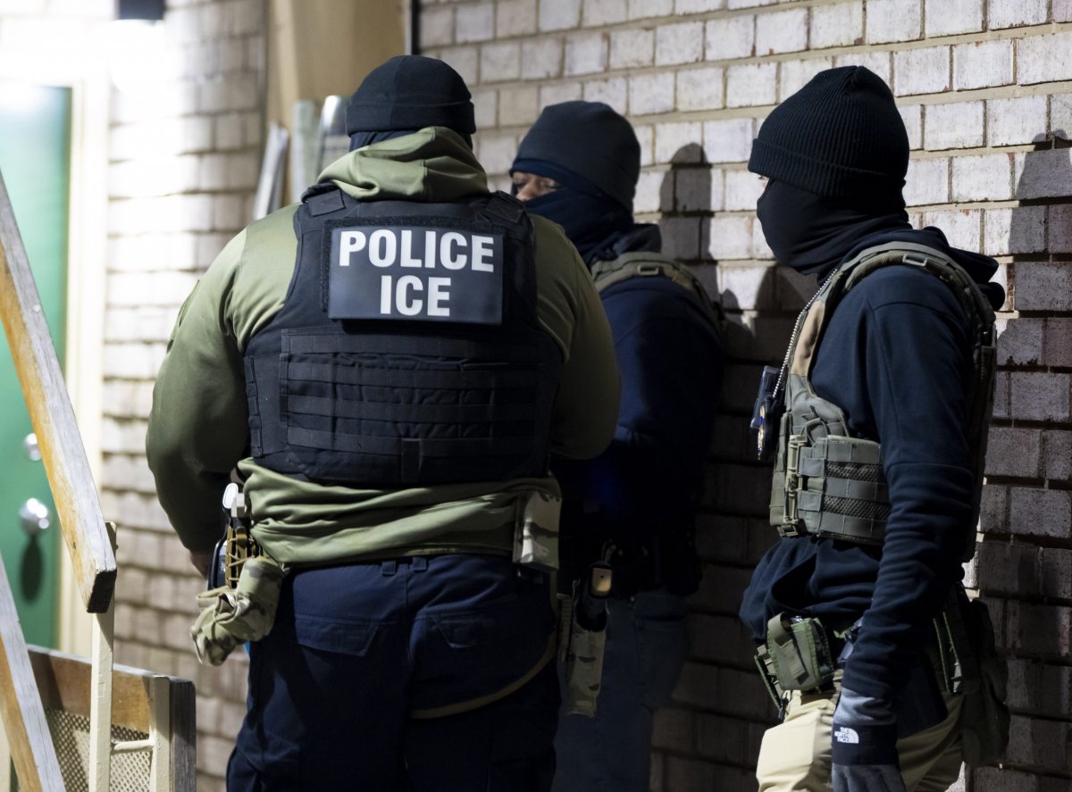 012925-ice-officers-ap-scaled.jpg