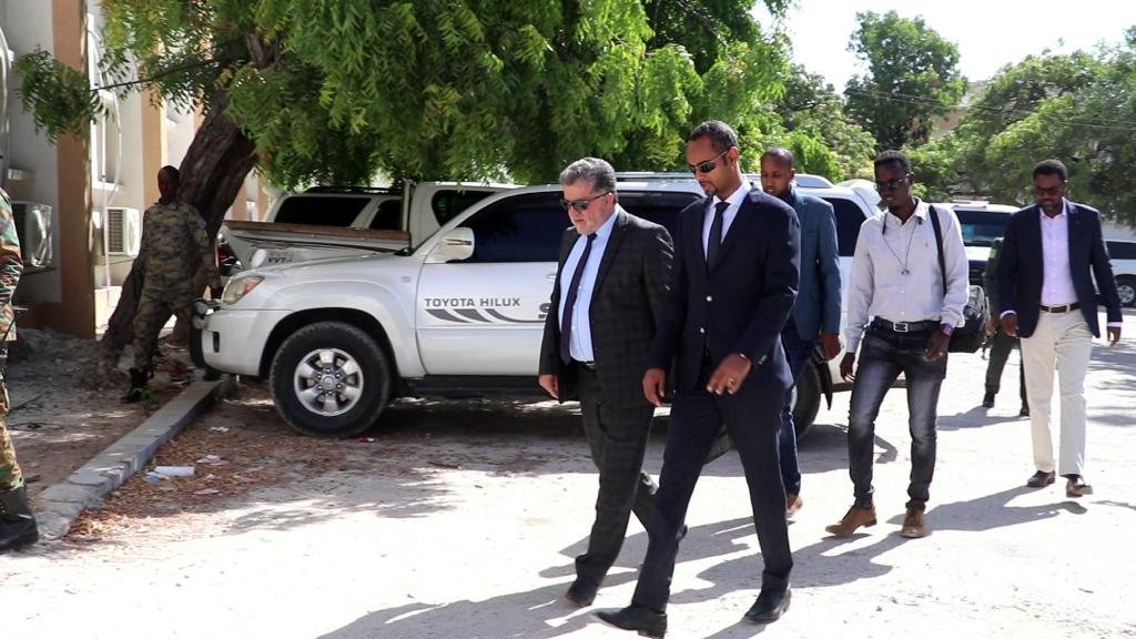 4b00b8a9-c78a-431e-ab1a-f0ebf1166118-1.j