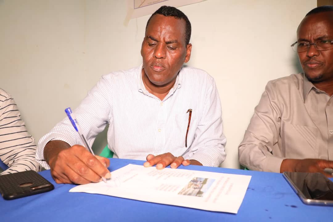 f5ef8558-53a0-48ec-976a-e954f9d21e31