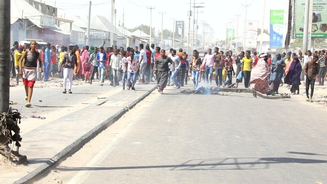 8bb00e40-5c0b-4406-bc90-aeccf055ebed