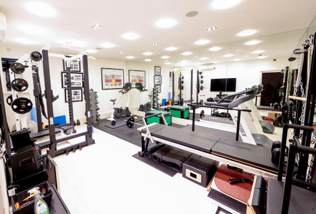 Hart keeps fit in this sizeable gym